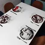 Homestay Et Des Tableaux