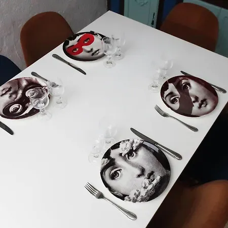 בית אירוח Et Des Tableaux