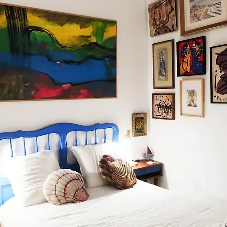 Homestay Et Des Tableaux *